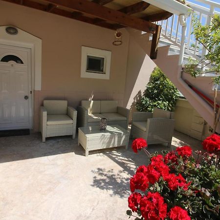Santa Barbara Lakis Apartments Периволион Экстерьер фото