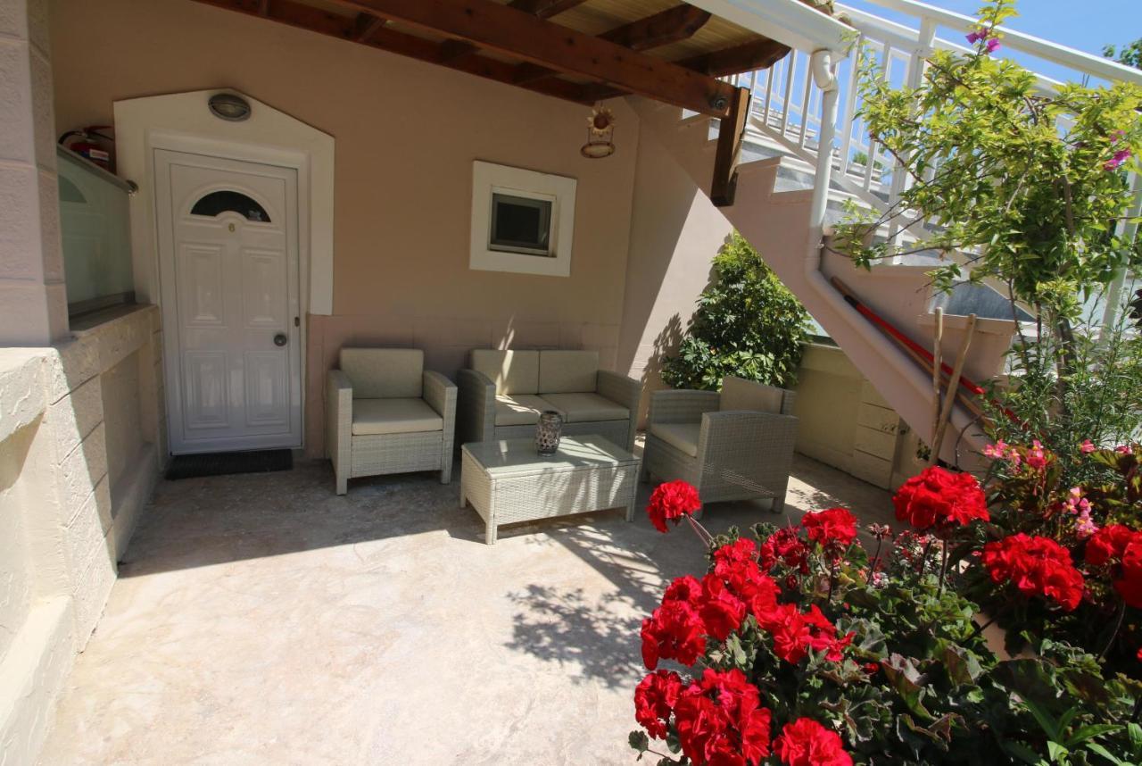 Santa Barbara Lakis Apartments Периволион Экстерьер фото